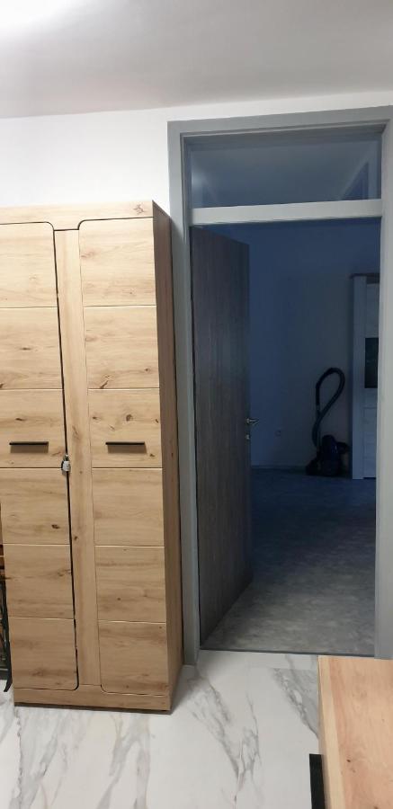 Apartma Sivi Zako *