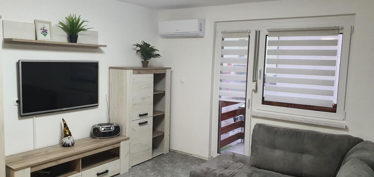 Apartma Sivi Zako *